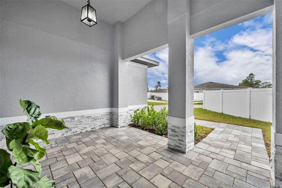 Exterior details and patio area of a home in , Kissimmee (Image 28).