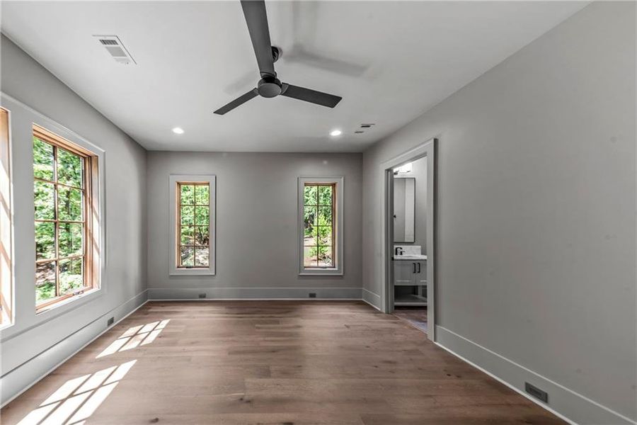 Spacious, unfurnished interior of a new home in , Greensboro (Image 54).