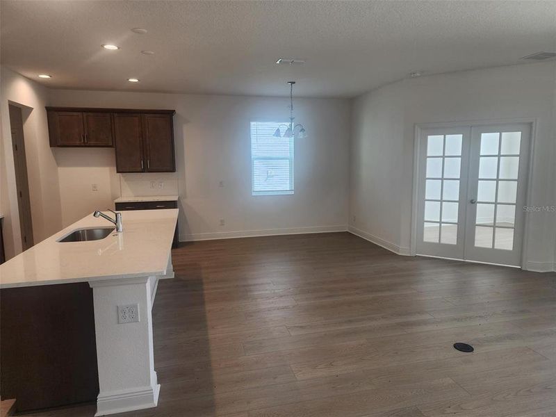 Spacious, unfurnished interior of a new home in Ridgeview, Clermont (Image 4).