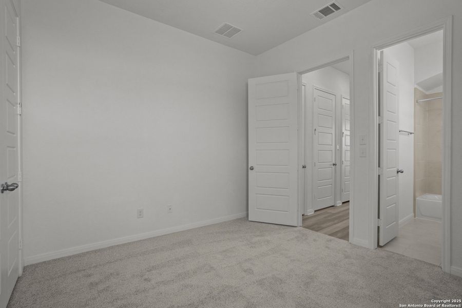 Spacious, unfurnished interior of a new home in Stillwater Ranch, San Antonio (Image 16). Spacious, unfurnished interior of a new home in Stillwater Ranch, San Antonio (Image 16).