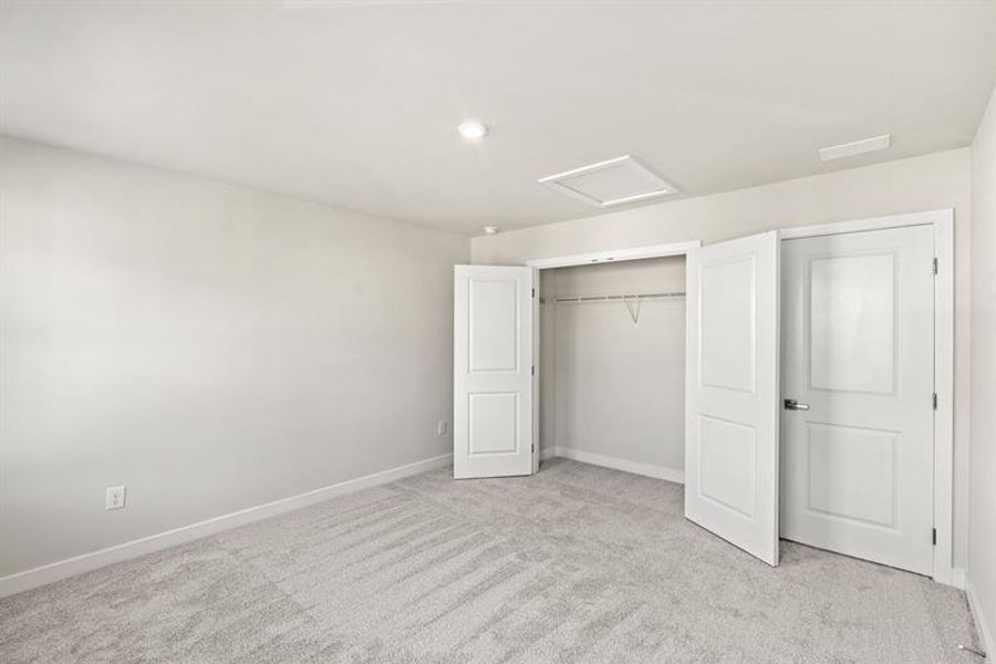 Spacious, unfurnished interior of a new home in Course Club at Prince Creek, Murrells Inlet (Image 21).