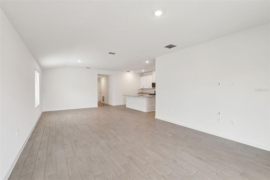 Spacious, unfurnished interior of a new home in Colbert Landings, Palm Coast (Image 12). Spacious, unfurnished interior of a new home in Colbert Landings, Palm Coast (Image 12).