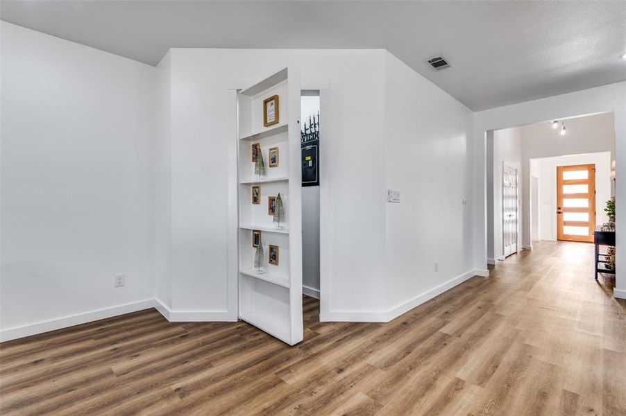 Spacious, unfurnished interior of a new home in , Greenville (Image 20).