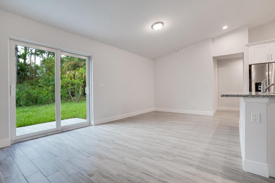 Spacious, unfurnished interior of a new home in , Palm Bay (Image 22).
