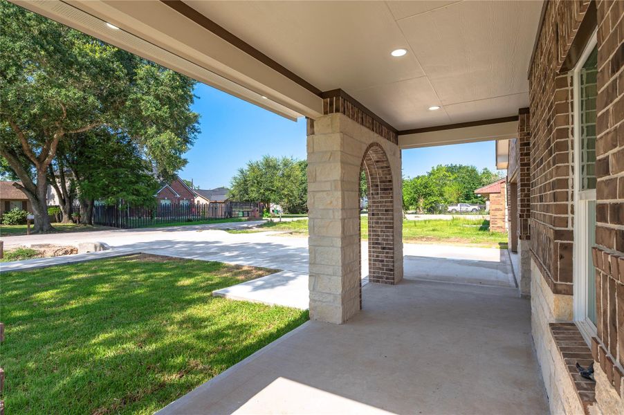 Exterior details and patio area of a home in , Houston (Image 4).