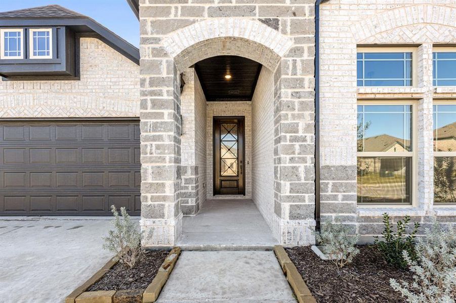 Exterior details and patio area of a home in Anderson Crossing, Trenton (Image 3).