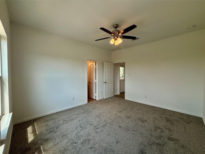 Spacious, unfurnished interior of a new home in , Palacios (Image 10).