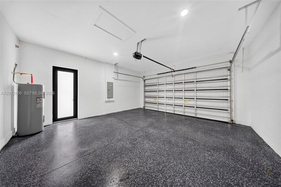 Spacious, unfurnished interior of a new home in , Punta Gorda (Image 9). Spacious, unfurnished interior of a new home in , Punta Gorda (Image 9).