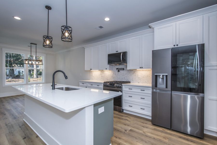 Furnished interior view inside a new home in , Chapin (Image 41).