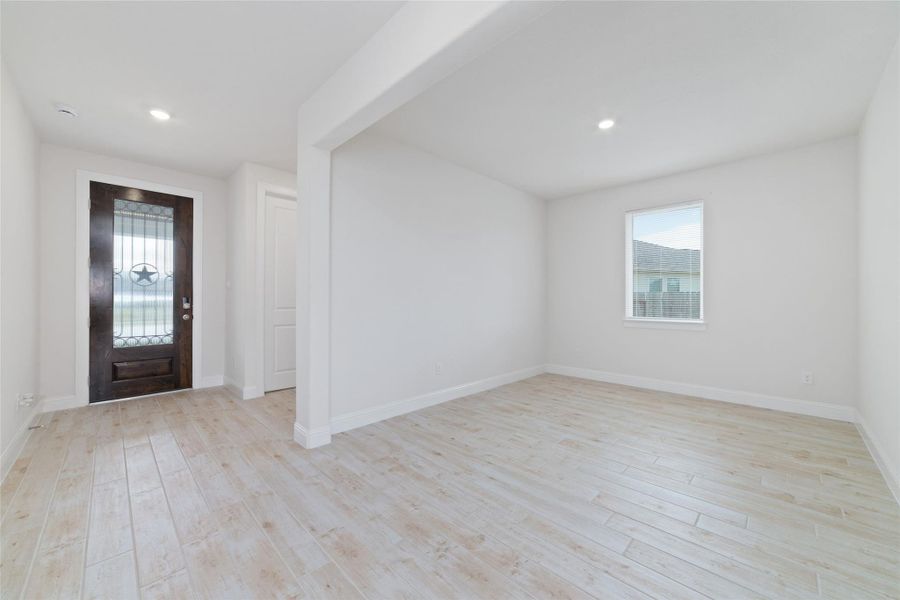 Spacious, unfurnished interior of a new home in , Tomball (Image 23). Spacious, unfurnished interior of a new home in , Tomball (Image 23).