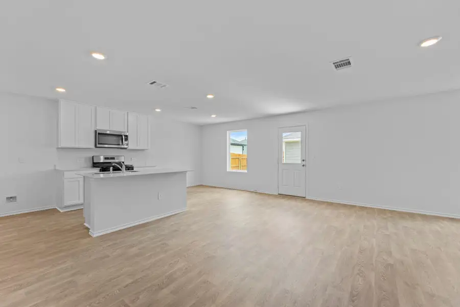 Spacious, unfurnished interior of a new home in Prairie Lakes, Buda (Image 10). Spacious, unfurnished interior of a new home in Prairie Lakes, Buda (Image 10).