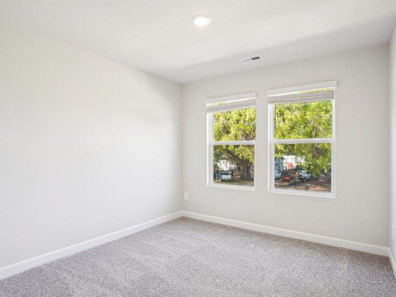 Spacious, unfurnished interior of a new home in Crossrail Station, Mooresville (Image 16).