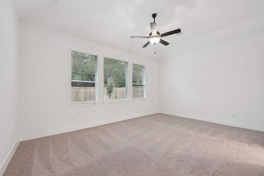 Spacious, unfurnished interior of a new home in Kresston, Montgomery (Image 27).