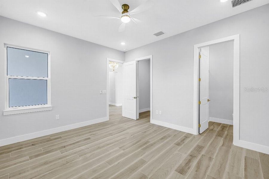 Spacious, unfurnished interior of a new home in , St. Petersburg (Image 14). Spacious, unfurnished interior of a new home in , St. Petersburg (Image 14).