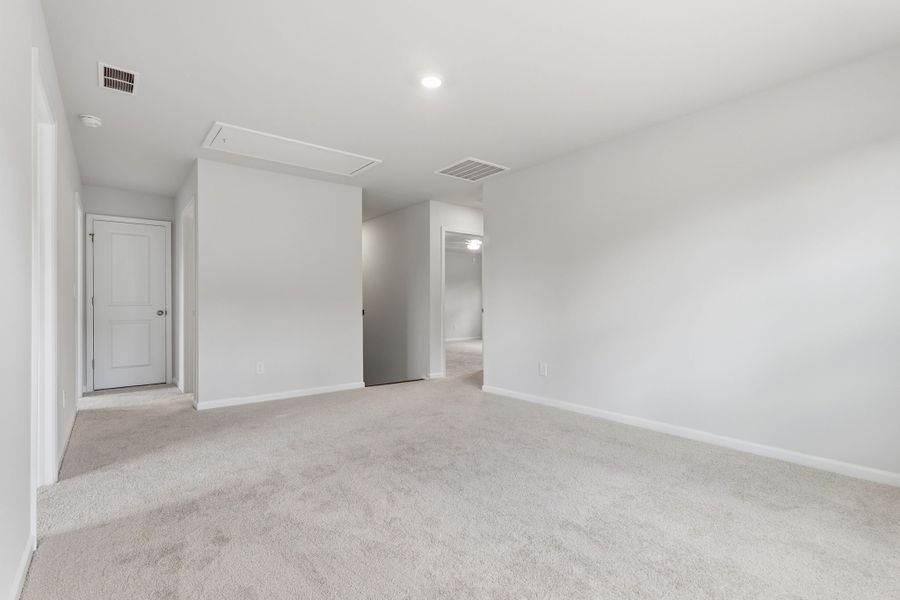 Spacious, unfurnished interior of a new home in Piper Creek, Newton (Image 36). Spacious, unfurnished interior of a new home in Piper Creek, Newton (Image 36).