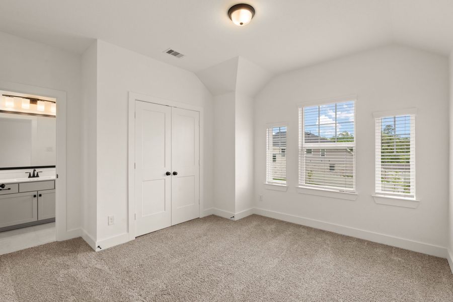 Spacious, unfurnished interior of a new home in Evergreen, Conroe (Image 30). Spacious, unfurnished interior of a new home in Evergreen, Conroe (Image 30).
