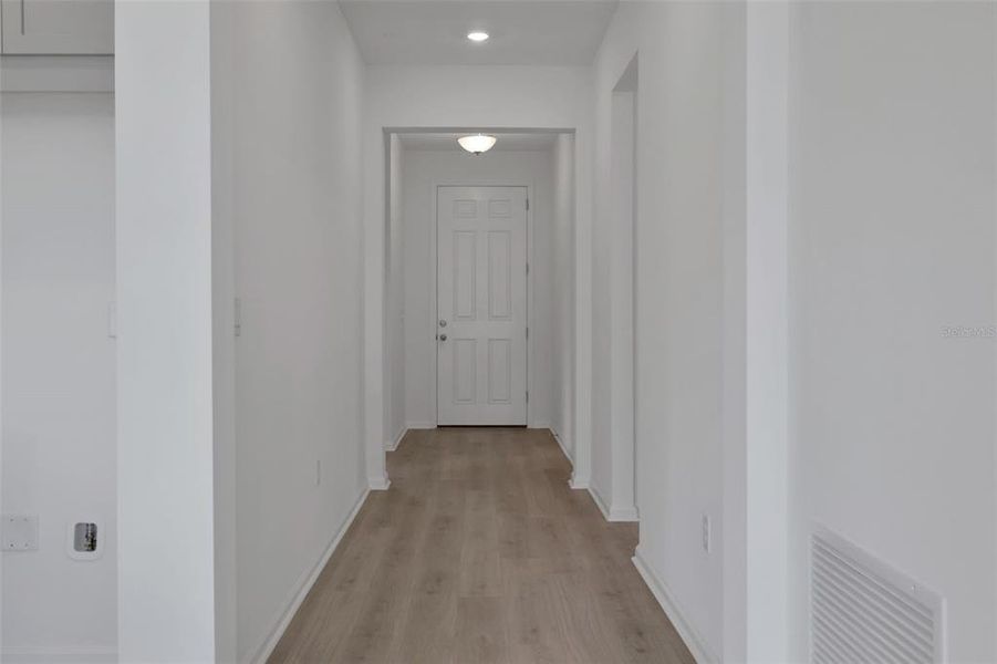 Spacious, unfurnished interior of a new home in Seaport Village, Tavares (Image 22).