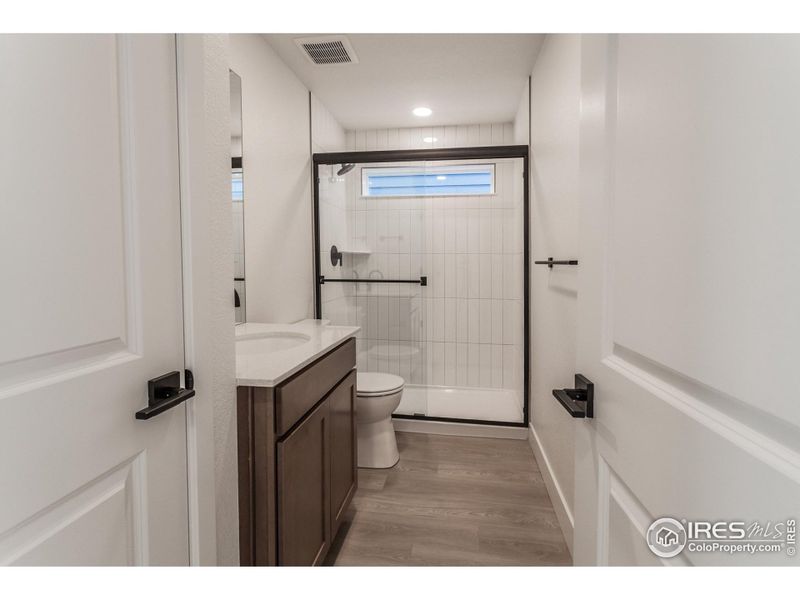 EXAMPLE PHOTO: MAIN LEVEL BATH EXAMPLE PHOTO: MAIN LEVEL BATH