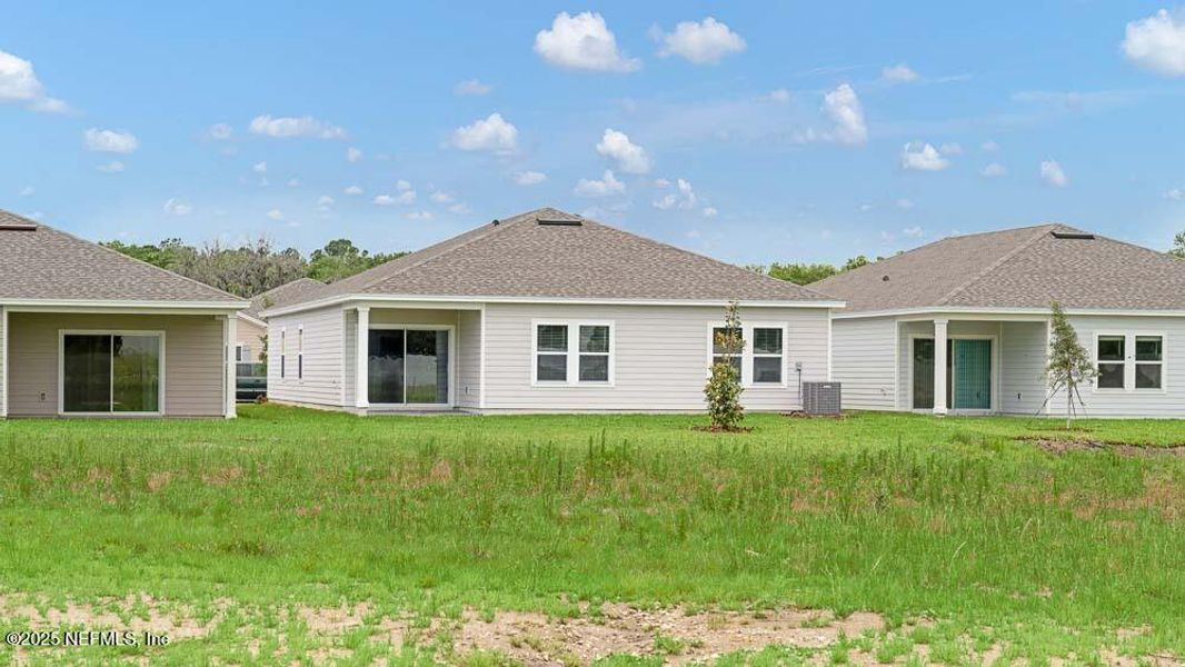 Exterior details and patio area of a home in Coopers Meadow, Jacksonville (Image 27).