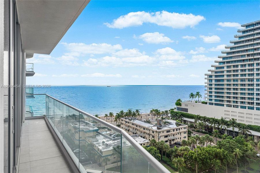 Condo located in Fort Lauderdale, FL showcasing its design and architecture (Image 38).