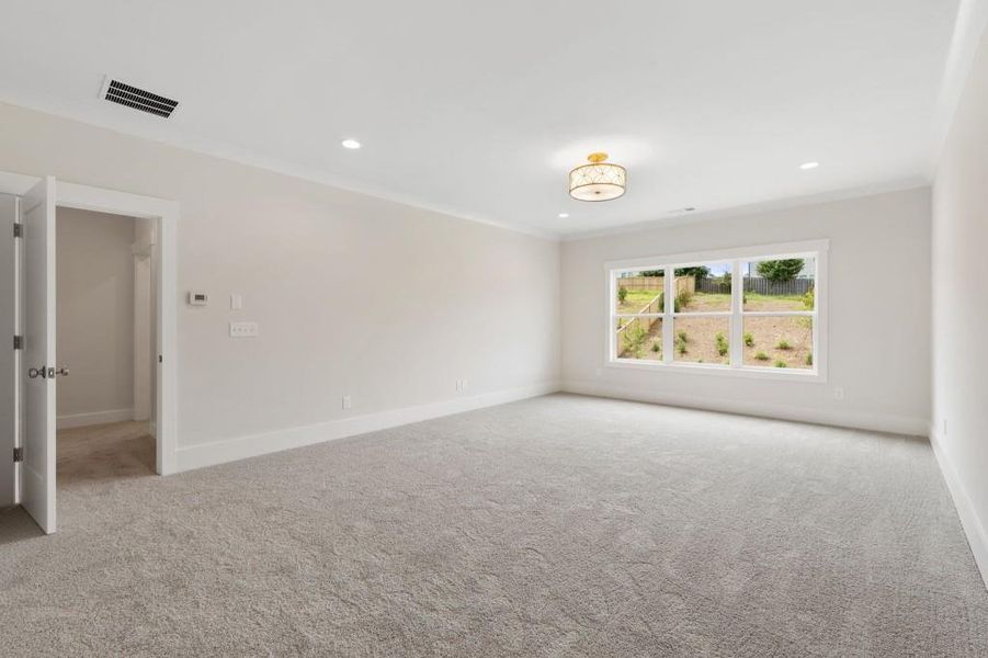 Spacious, unfurnished interior of a new home in Hillshire, Cumming (Image 25).