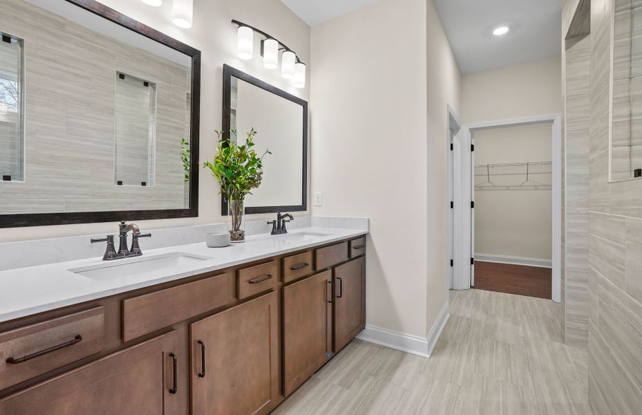 Representative furnished interior of a home built from the Mystique by Pulte Homes in Kinsdale, Lancaster (Image 19).