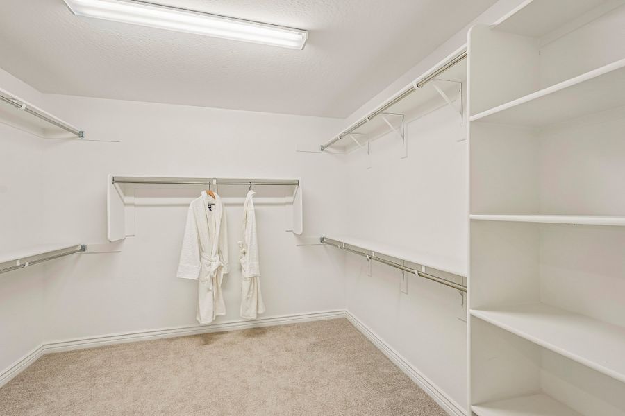 Spacious, unfurnished interior of a new home in Estrella, Goodyear (Image 18).