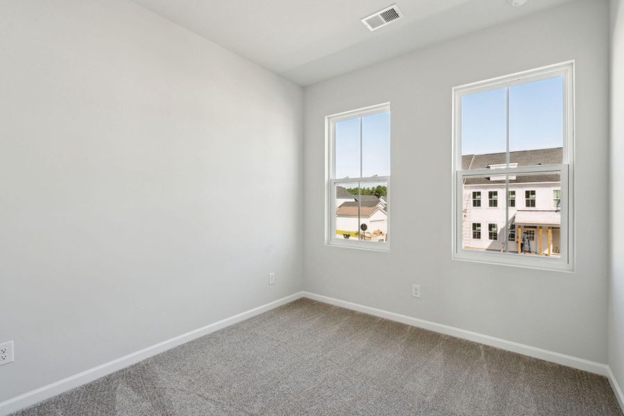 Spacious, unfurnished interior of a new home in , Summerville (Image 37).