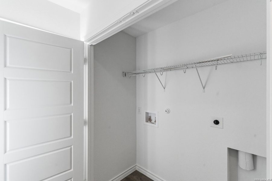 Spacious, unfurnished interior of a new home in Horizon Ridge, San Antonio (Image 14).