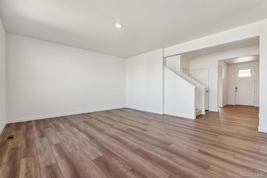 Spacious, unfurnished interior of a new home in Settlers Crossing, Commerce City (Image 12).