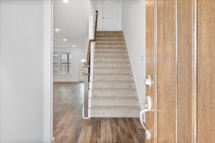 Spacious, unfurnished interior of a new home in Heritage Towne, Midlothian (Image 19).