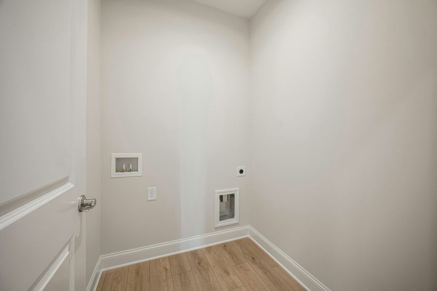 Representative unfurnished interior of a home built from the The Hawthorne by Windsong Properties in Harmony Walk, Cartersville (Image 22).