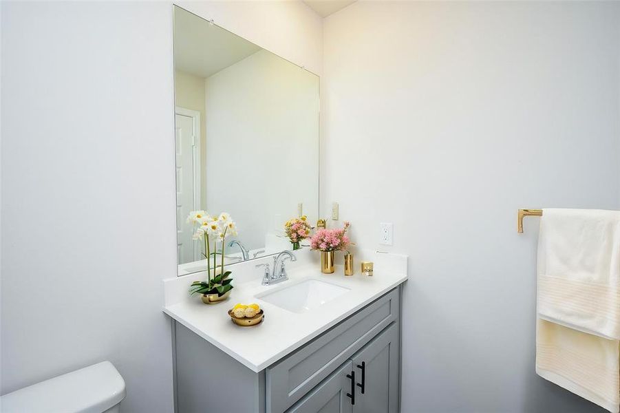 Discover this easy accessible restroom. Discover this easy accessible restroom.