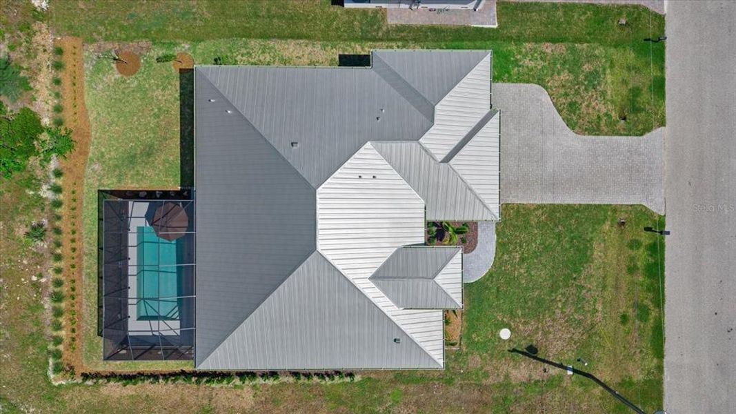Exterior details and patio area of a home in , Port Charlotte (Image 25).