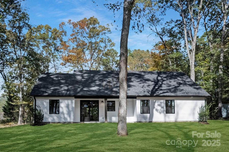 Front exterior of a new home in , Gastonia, NC, highlighting curb appeal (Image 25).