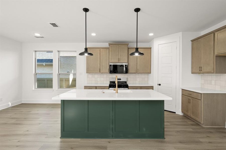 4_8821 Acorn- Kitchen-1