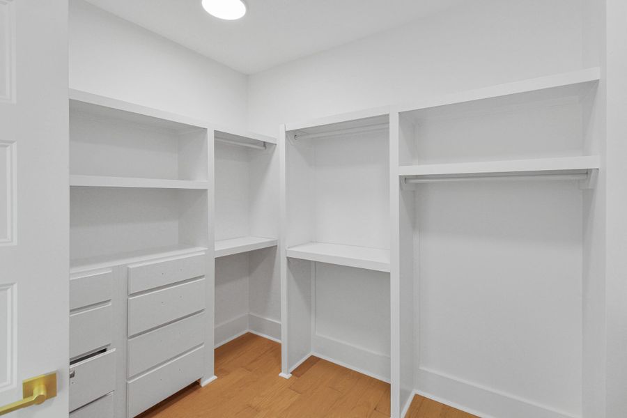 Spacious, unfurnished interior of a new home in , Orangeburg (Image 31).