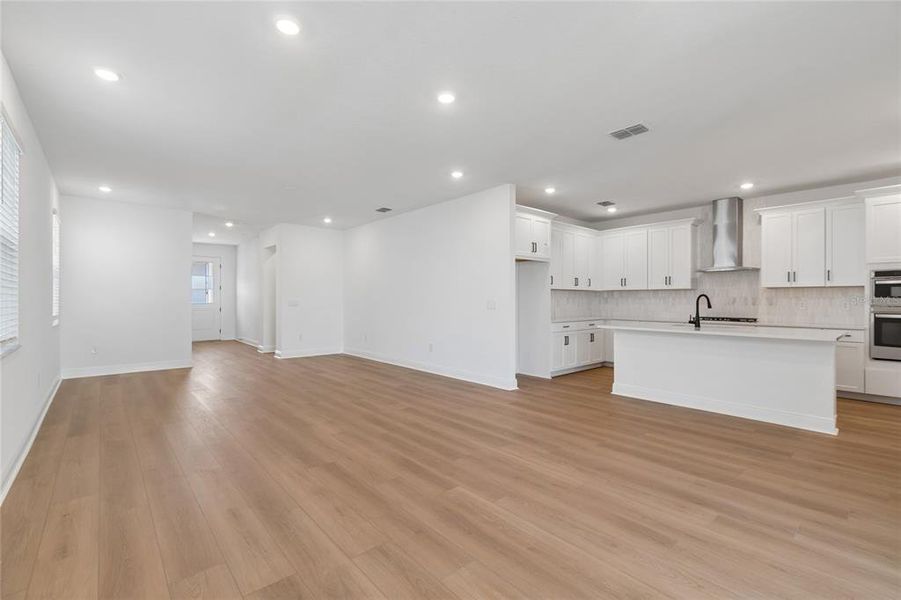 Spacious, unfurnished interior of a new home in SeaFlower, Bradenton (Image 16).