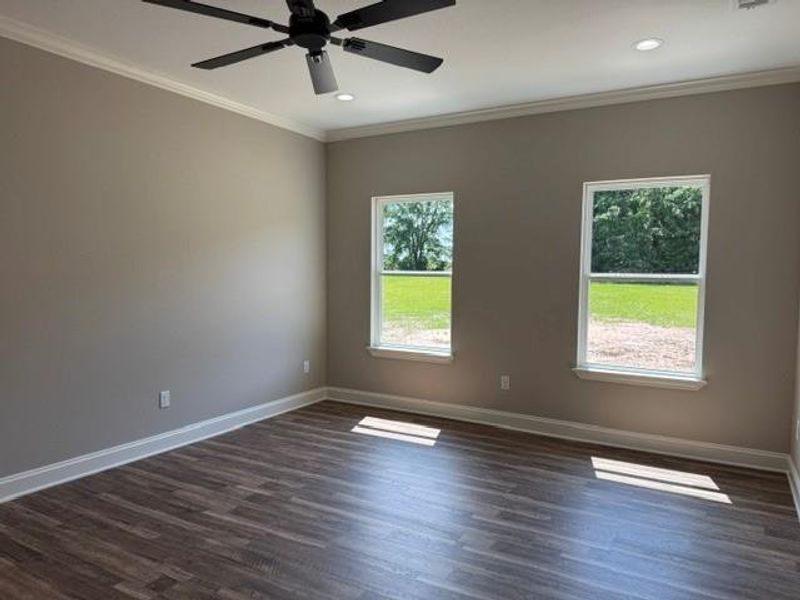 Spacious, unfurnished interior of a new home in , Yantis (Image 13).