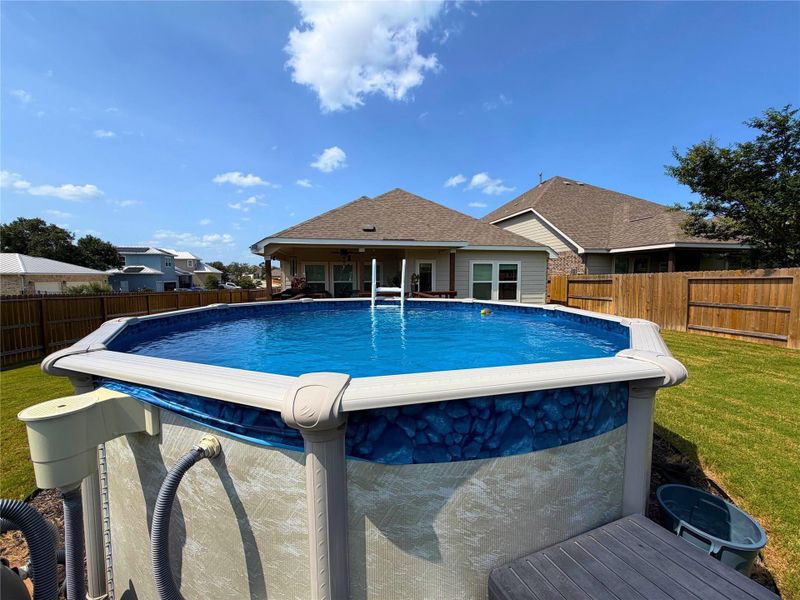 Exterior details and patio area of a home in , New Braunfels (Image 3).