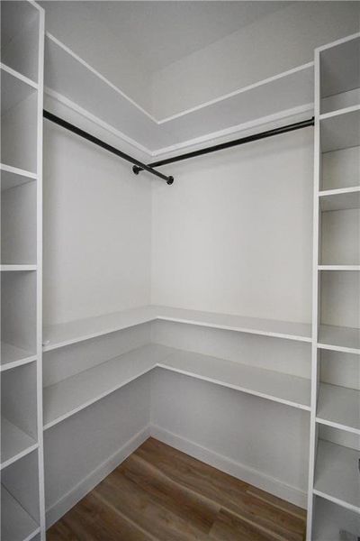 Spacious, unfurnished interior of a new home in , Atlanta (Image 77).