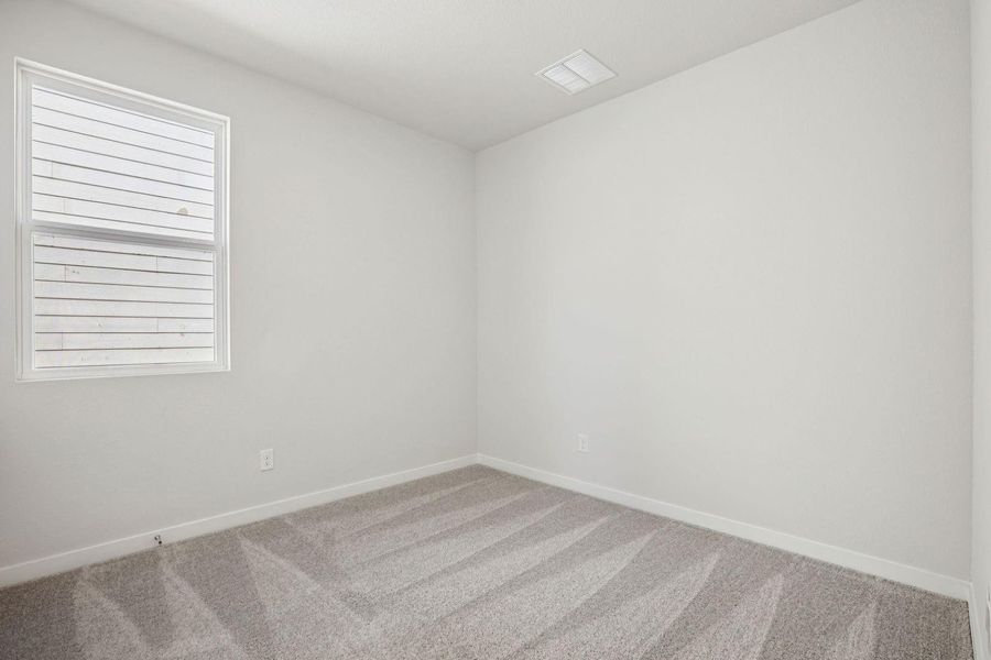 Spacious, unfurnished interior of a new home in Eastwood at Sonterra, Jarrell (Image 22).