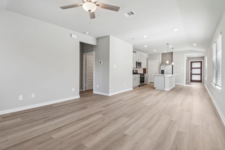 Spacious, unfurnished interior of a new home in Landing Meadows - Traditional Series, New Caney (Image 11).