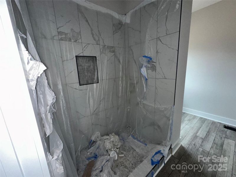 Master Shower - (Full TILE Shower)