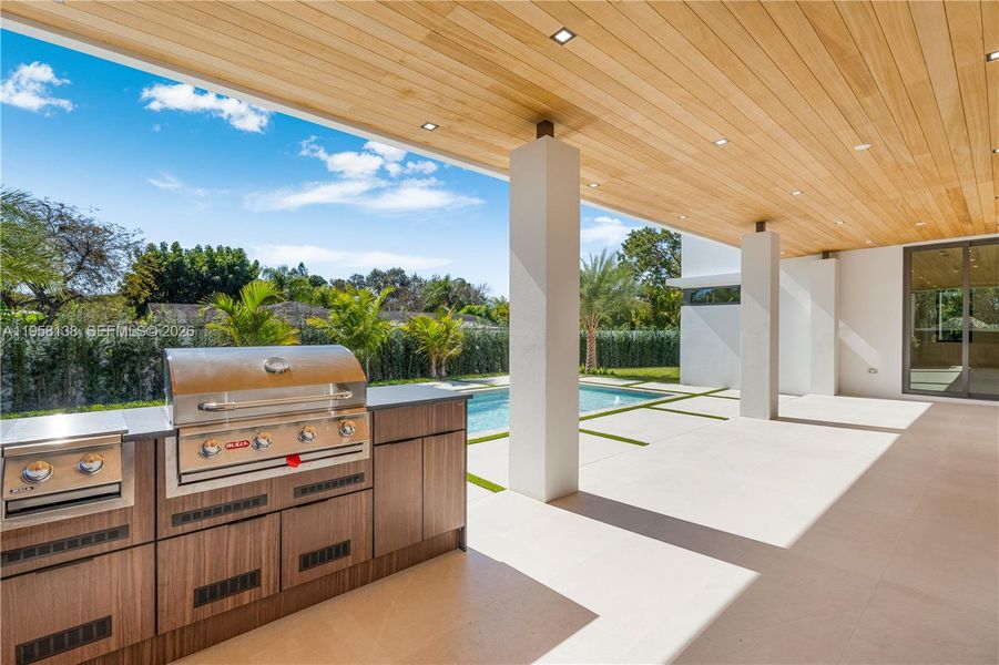 Exterior details and patio area of a home in , Miami (Image 30).