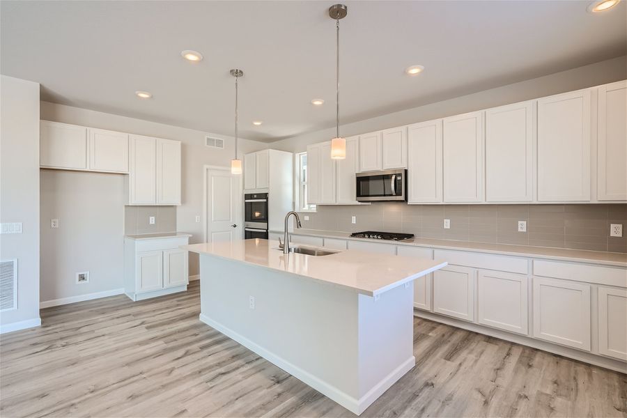 1333 lorraine circle south - web quality - 010 - 12 kitchen