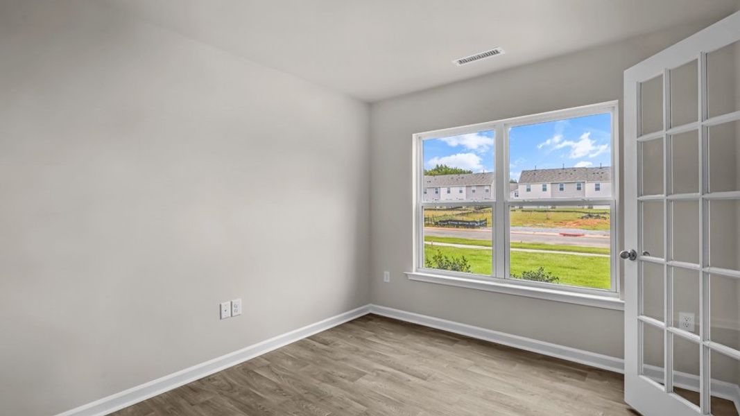 Spacious, unfurnished interior of a new home in Wilson's Ridge, Smithfield (Image 10).