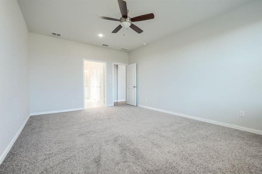 Spacious, unfurnished interior of a new home in Lilyana, Celina (Image 34).