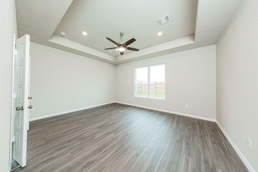 Spacious, unfurnished interior of a new home in River Ranch, Dayton (Image 13).