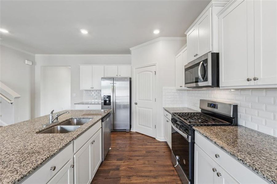 Furnished interior view inside a new home in , Dallas (Image 7).